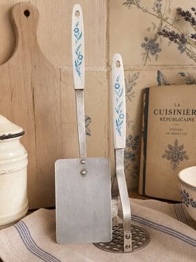 VTG CorningWare Blue Cornflower Kitchen Utensils - Spatula & Masher